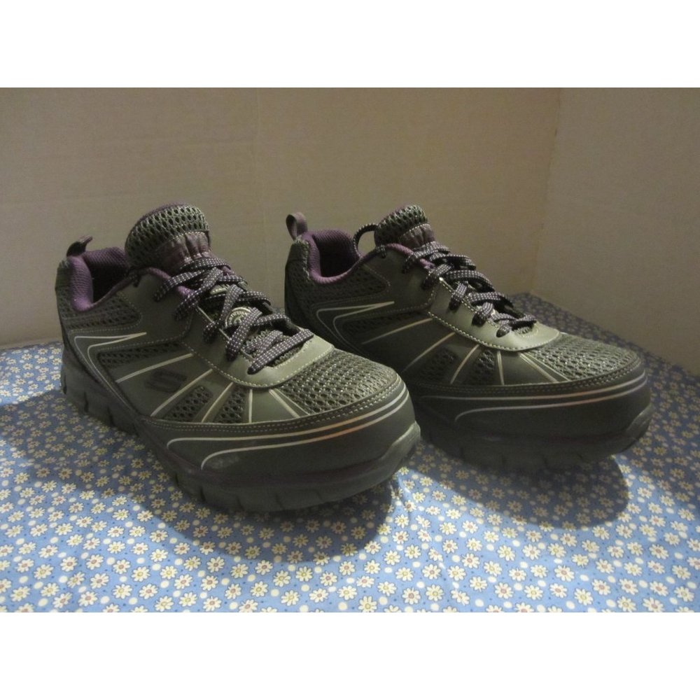 Sketchers woman’s Work toe sneaker “Synergy Algonac” safety shoe Alloy toe  9